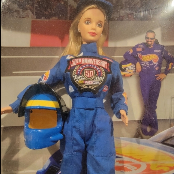 Barbie 50th Anniversary - Picture 2 of 6